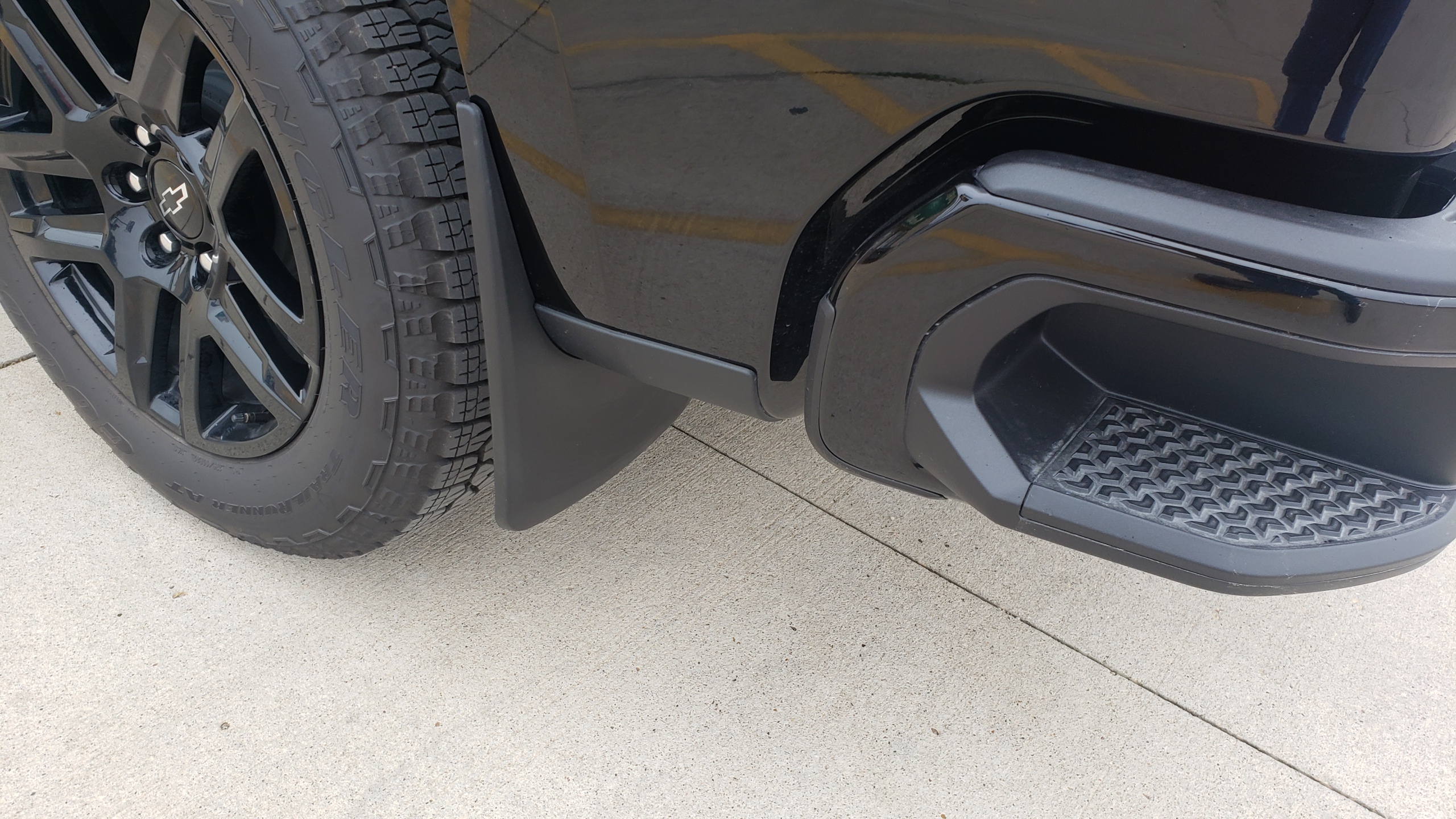 Husky liner outlet mud flaps