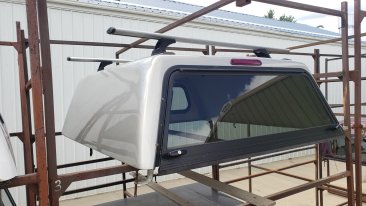 Used Topper - 2004 - 2012 Chevy Colorado / GMC Canyon - 5ft. Bed - Silver