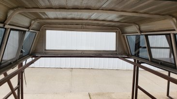 Used Truck Topper - 1999 - 2006 (2007 Classic) Chevy Silverado / GMC Sierra - Full Size 6.5 ft bed - Aluminum - Black