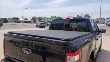 Extang Solid Fold ALX - 88702 - 2021-2025 Ford F-150 - 5.5 ft. Bed